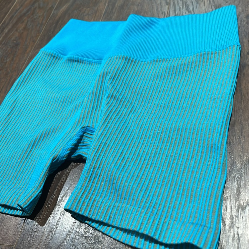 JoyLab Shorts - Picture 2 of 4